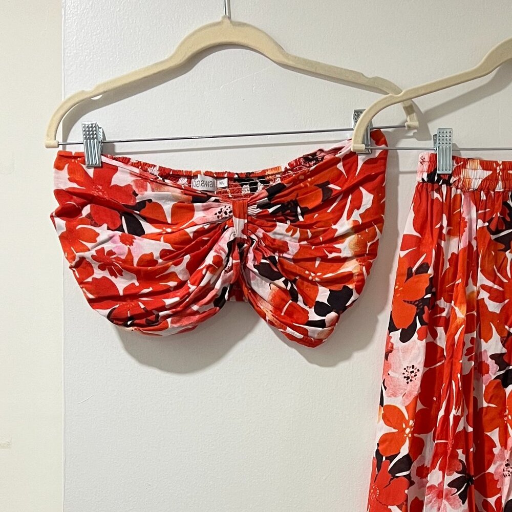 🌺 Tiare Hawaii Floral Smocked Crop Top - M/L - Picture 2 of 12